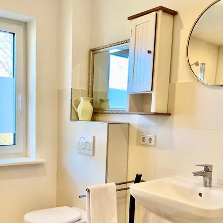 Apartment Gemuetliche Mit Sonnenterrasse Im Blauen Holzhaus *