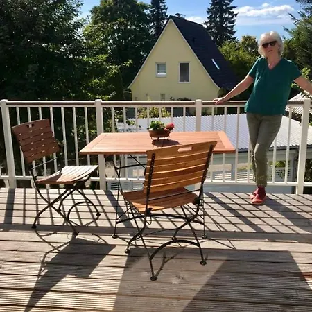 Apartament Gemuetliche Mit Sonnenterrasse Im Blauen Holzhaus Husum (Schleswig-Holstein)