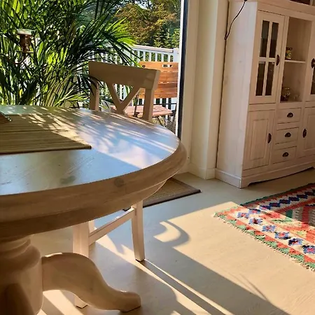 Gemuetliche Mit Sonnenterrasse Im Blauen Holzhaus Apartament