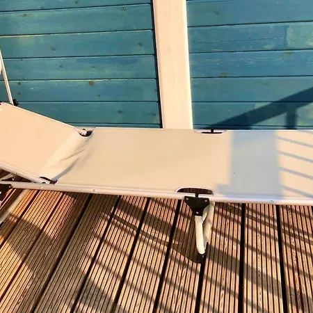 Gemuetliche Mit Sonnenterrasse Im Blauen Holzhaus Husum (Schleswig-Holstein)