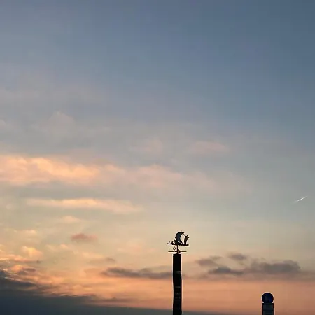 Gemuetliche Mit Sonnenterrasse Im Blauen Holzhaus *