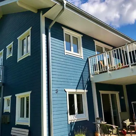 Gemuetliche Mit Sonnenterrasse Im Blauen Holzhaus Apartment Husum (Schleswig-Holstein)