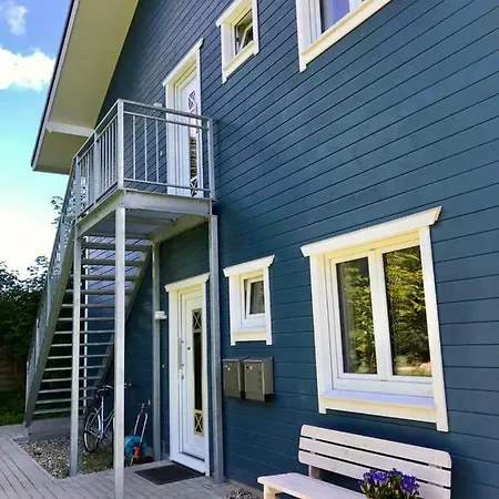 Apartment Gemuetliche Mit Sonnenterrasse Im Blauen Holzhaus *