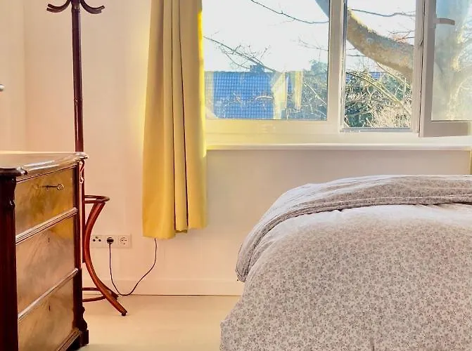 Gemuetliche Mit Sonnenterrasse Im Blauen Holzhaus *